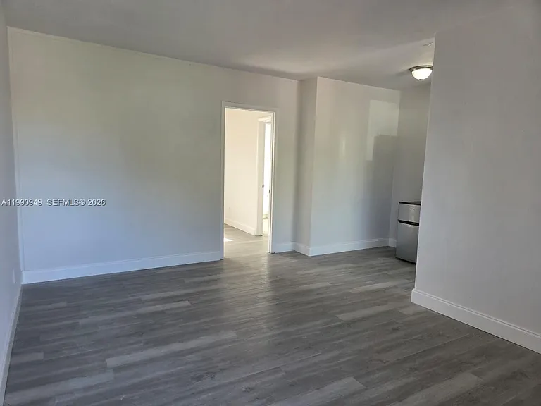 1628 SW 7th St #8 — Photo 6