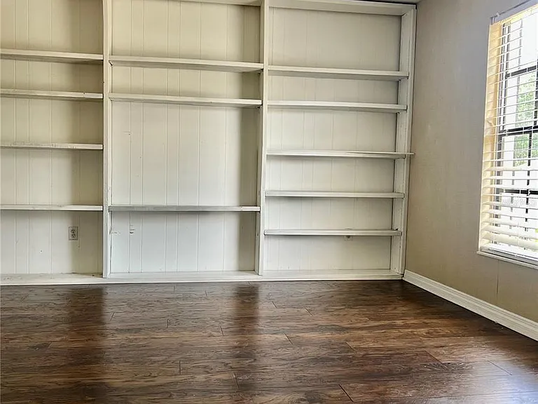 3913 Northampton Way — Photo 12