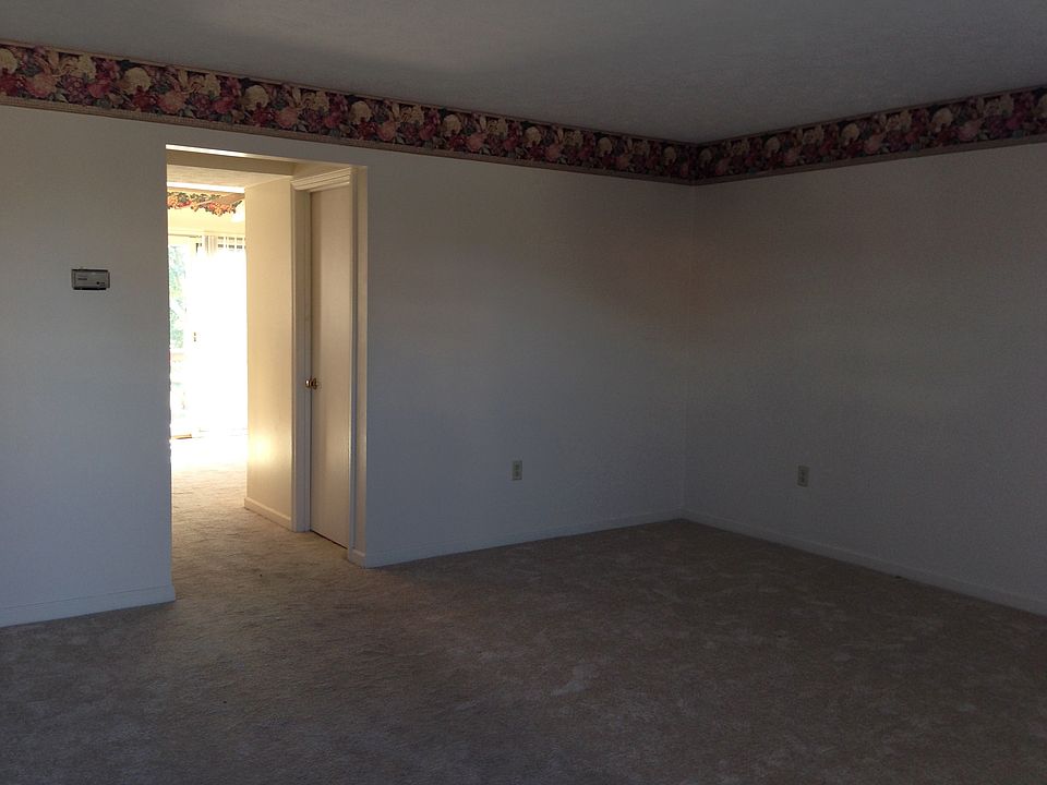 1st image of 125 Maplehill Dr APT 5
