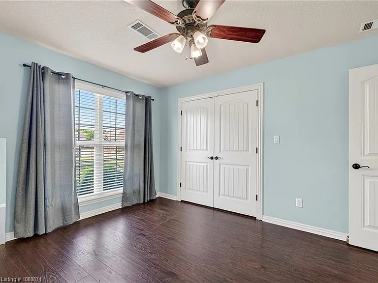 3725 Colfax Way — Photo 46