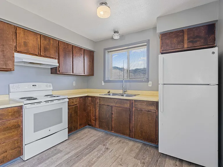 L171ER — Photo 12