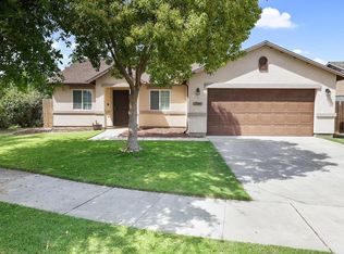 2740 W Porter Ave, Visalia, CA 93291