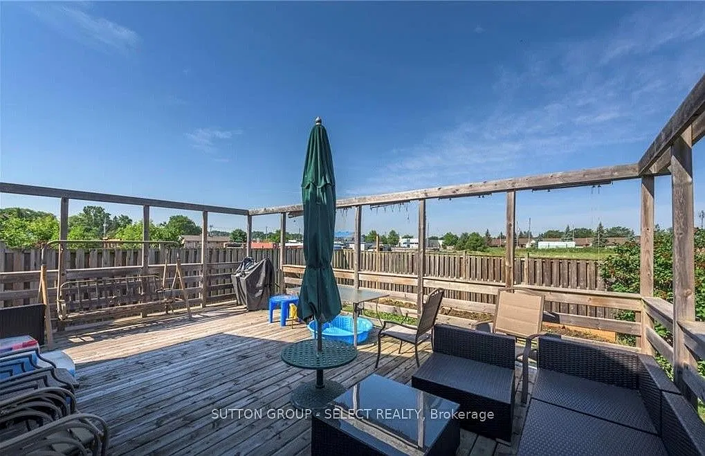 3 bed, $2,575 — Photo 2