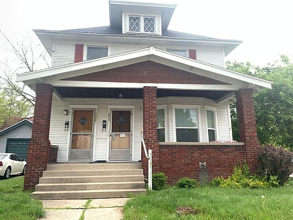 2nd image of 1800 Coit Ave NE