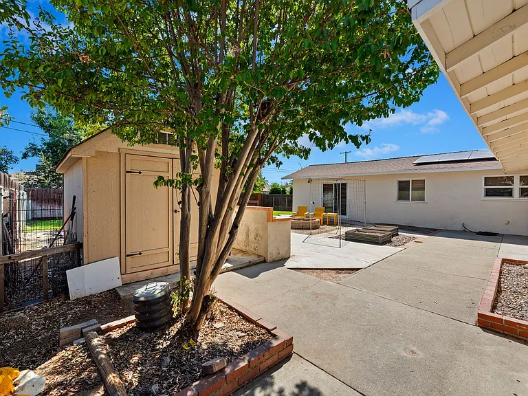 4570 Emerson St — Photo 39