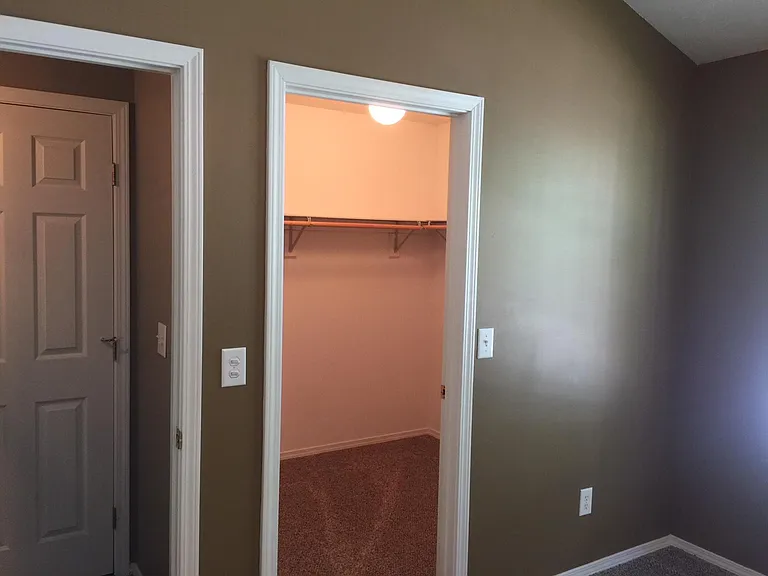 1008 Doral Dr — Photo 18
