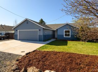 2622 SW Volcano Ave, Redmond, OR 97756