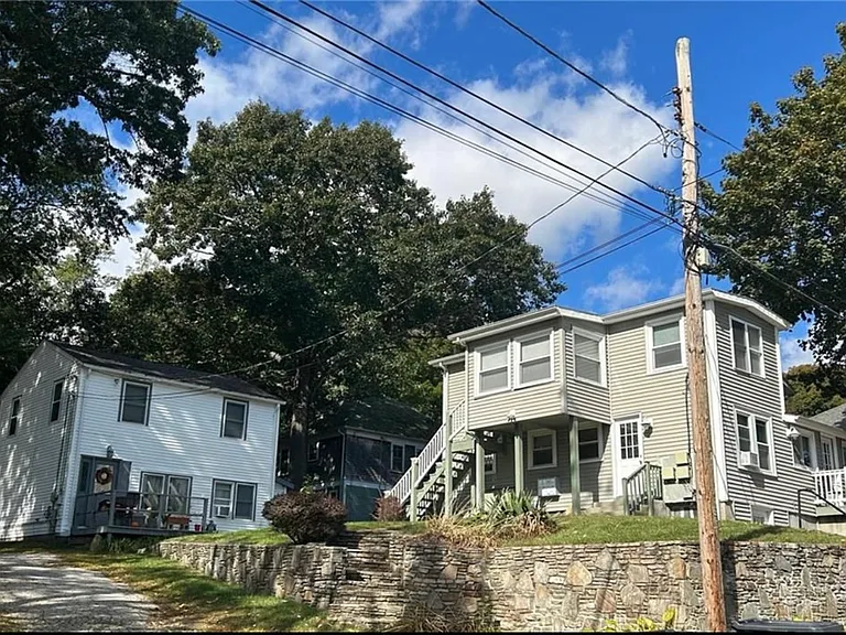 21 Plymouth St — Photo 11