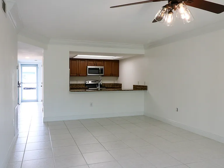 Cypress Way E — Photo 31