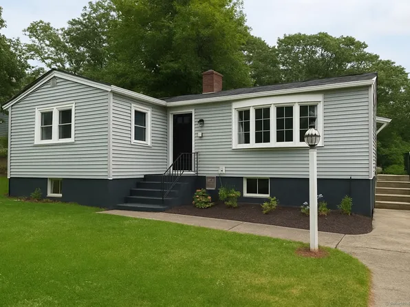 12 Oakwood Avenue, Stonington, CT 06379