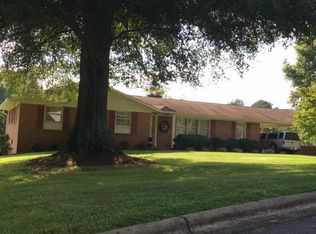 426 Devonshire Dr, Ridgeway, VA 24148