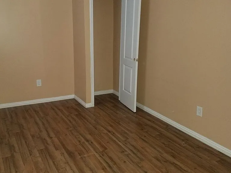 3121 Urquhart St — Photo 6