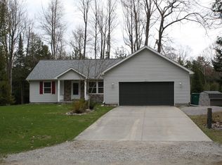 7612 Huntington Dr, Oscoda, MI 48750