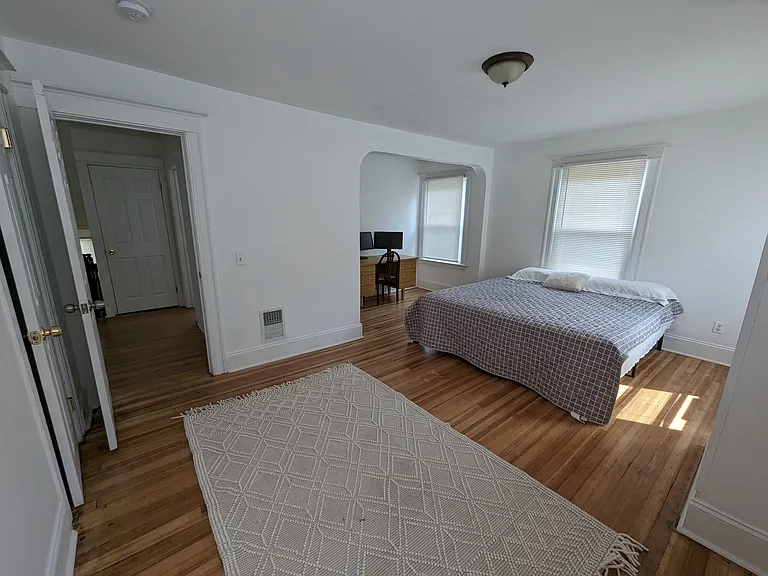 180 Lexington Ave — Photo 23