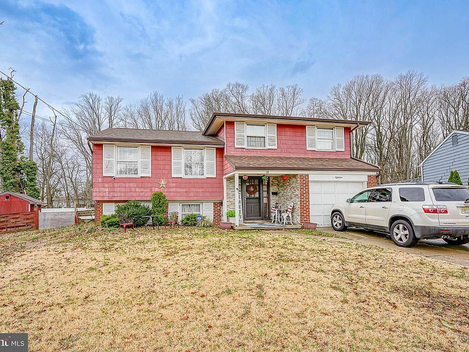 1st image of 18 Sleepy Hollow Rd