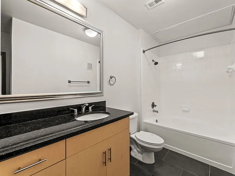 Elle West Ave — Photo 23