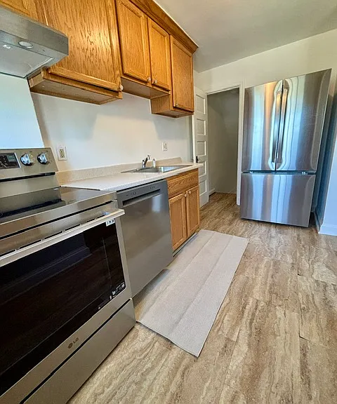 1760 E St NE — Photo 11