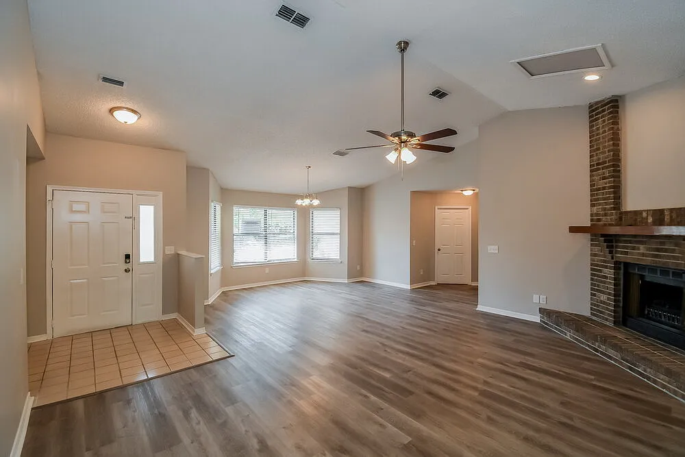 3 bed, 2.0 bath, 1766 sqft, $2,845 — Photo 4