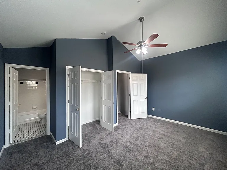 2571 Francis St — Photo 9
