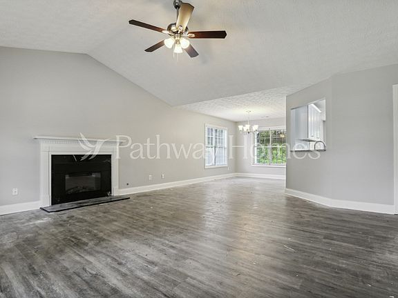 4th image of 762 Bostonian Way
