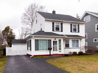 98 Wimbledon Rd, Rochester, NY 14617
