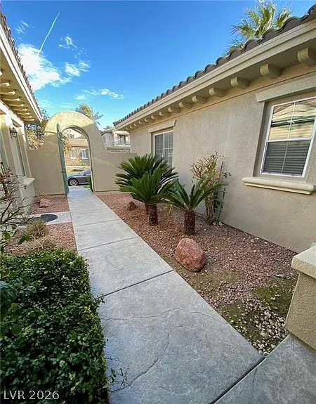 4 bed, 3.5 bath, 3402 sqft, $5,495 — Photo 4