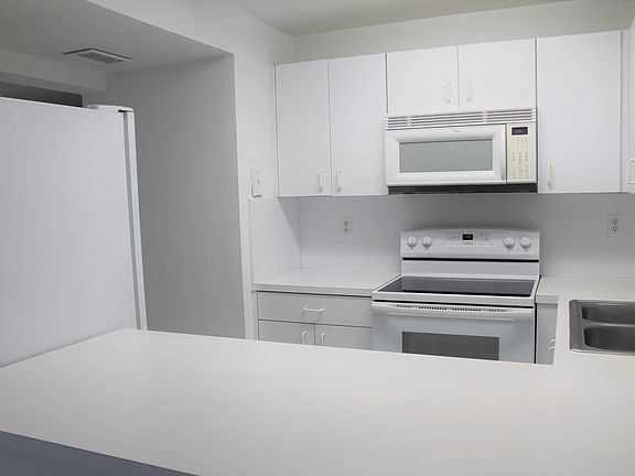 5th image of 8231 NW 8th St #2-203