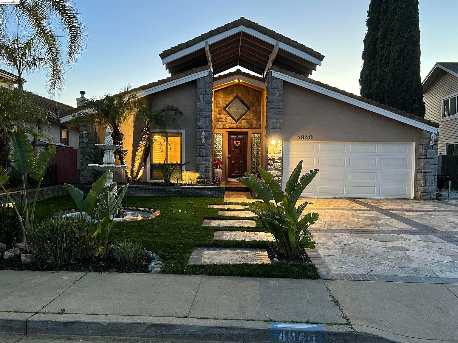 4940 Discovery Point photo 1