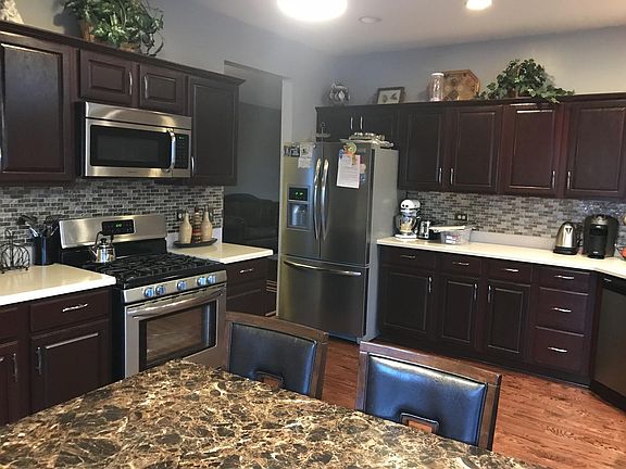 3rd image of 235 Cedarfield Dr