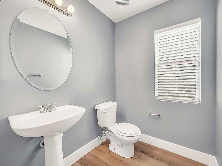 2422 E Olivine Rd — Photo 36