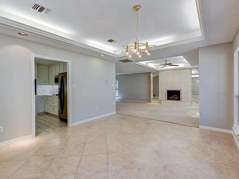 10045 Valley Dr S — Photo 14