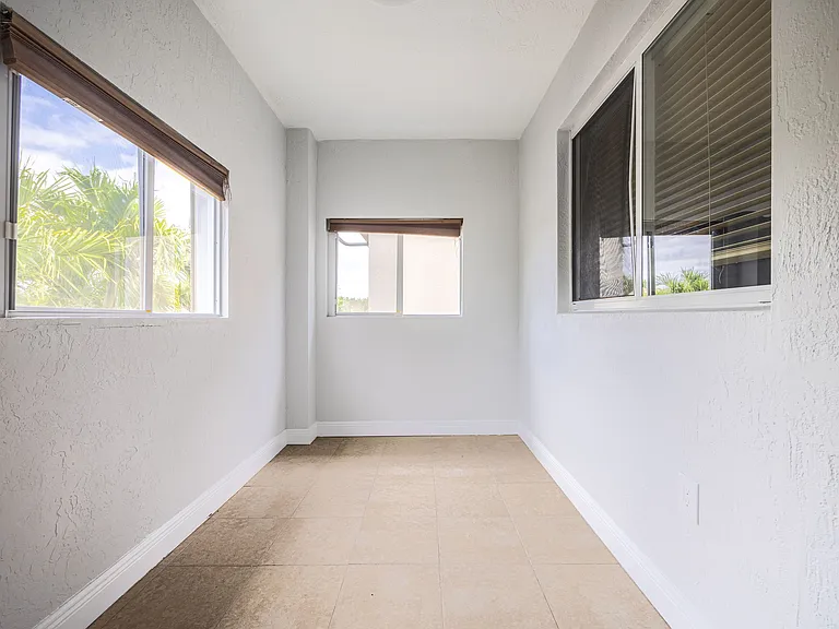2332 SW 147th Path — Photo 24