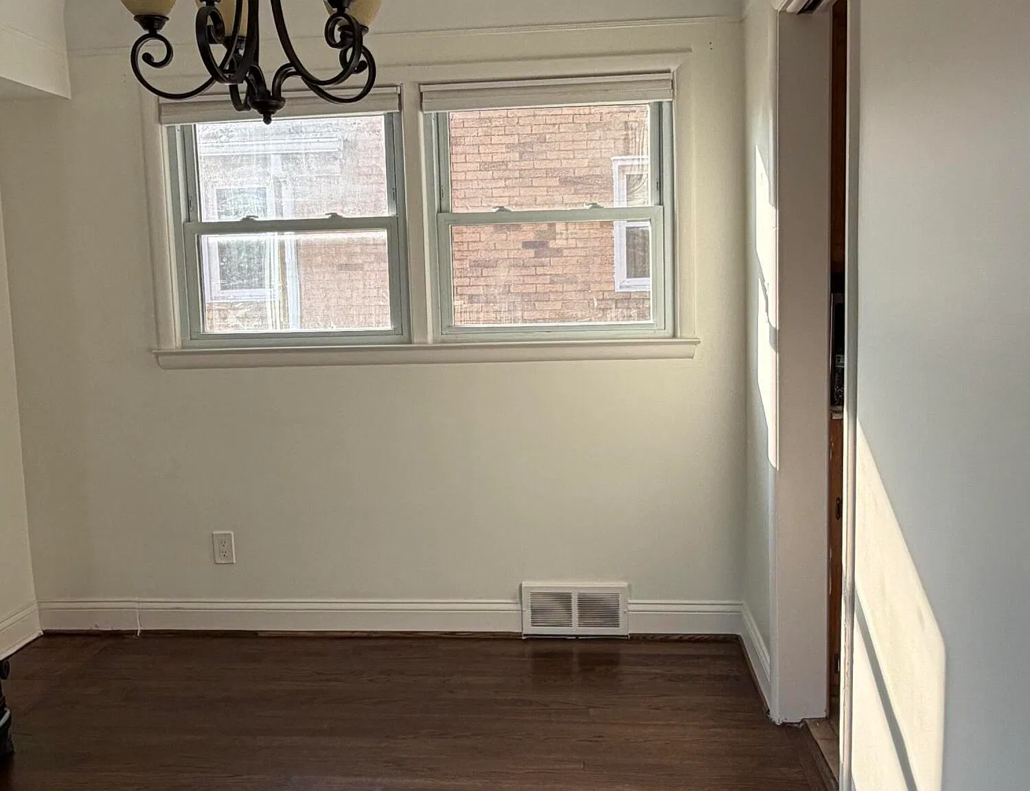 4 bed, 2.5 bath, 1660 sqft, $2,100 — Photo 4