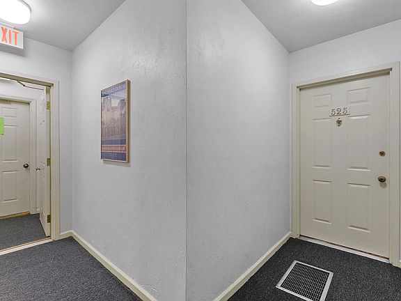 5th image of 525 E Jefferson St