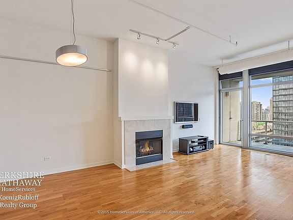5th image of 333 N Canal St APT 3302