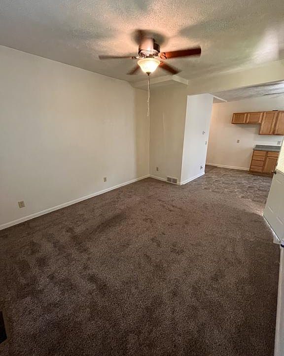 1st image of 620 W Cottonwood St #620
