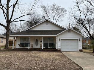 414 N 14th St, Van Buren, AR 72956