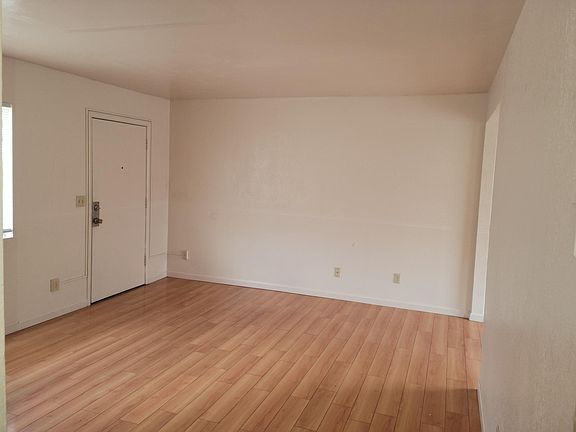 2nd image of 109 W 17th St #109