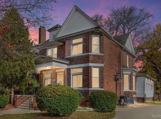 2476 Field St, Detroit, MI 48214