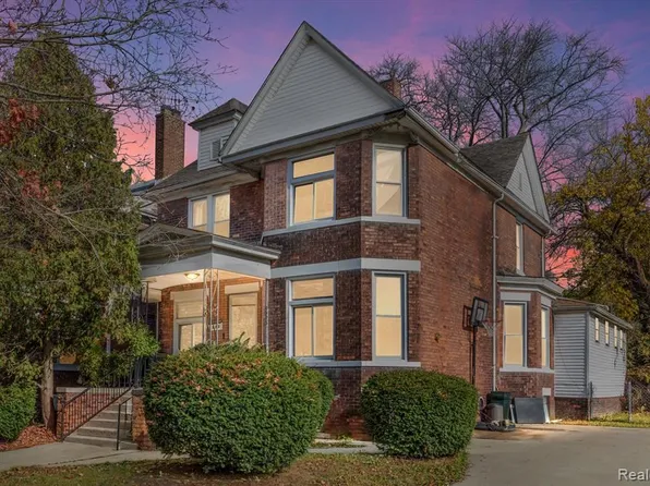 2476 Field St, Detroit, MI 48214