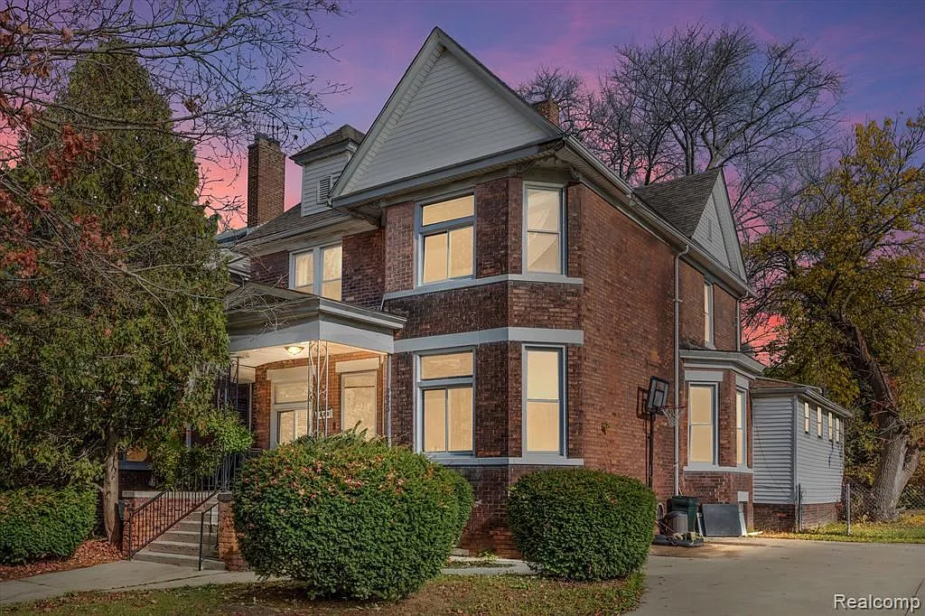 2476 Field St photo 1