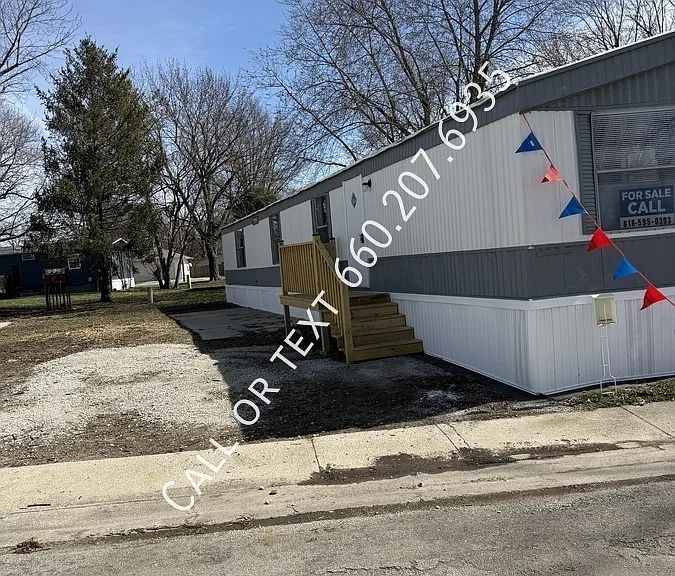 913 N Taylorville Blvd #19 — Photo 7