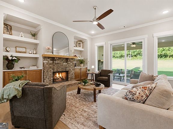 5th image of 157 Maney Dr