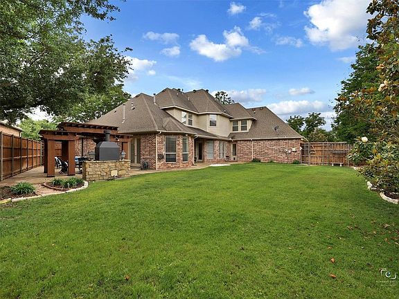 5th image of 2524 Timber Cove Ln
