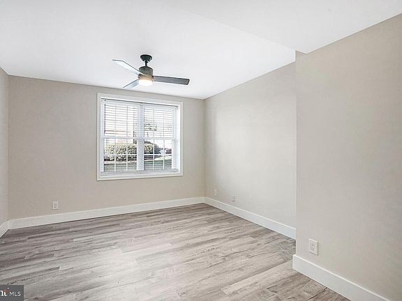 4th image of 200 Buckingham Ln APT 101