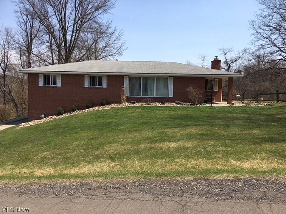 1st image of 370 Chapman Dr W