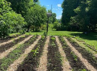 10821 John Edward Dr, Mantua, OH 44255