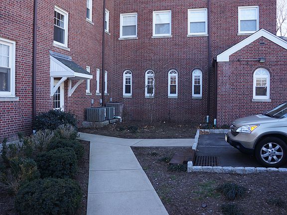 4th image of 256 Franklin Ave APT 3B