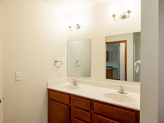 4th image of 590 Croell Ave #613