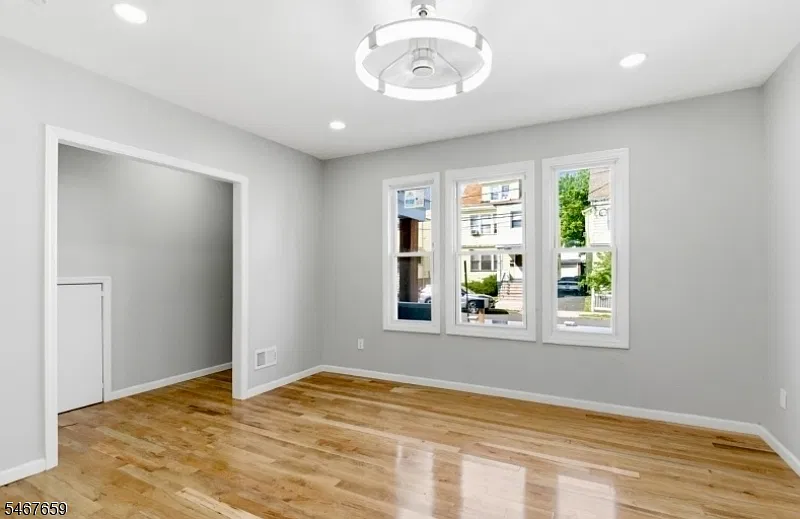 2 bed, 1150 sqft, $2,600 — Photo 4